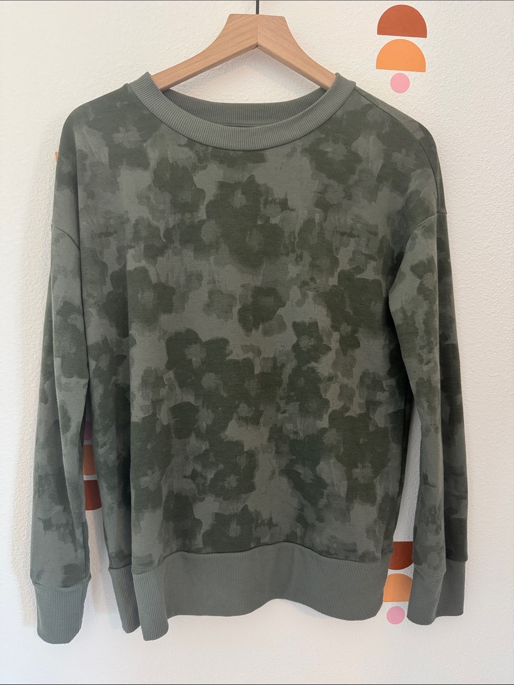 Mondetta Olive Green floral Crewneck Sweater N0039